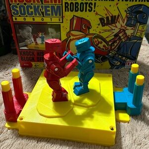 Rock ‘em
Sock ‘em
Robots
